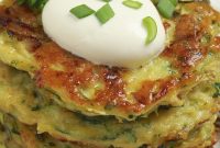 Low-Carb Zucchini Fritters: Crispy Keto-Friendly Recipe