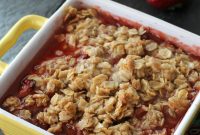 Strawberry Rhubarb Crumble: Classic Summer Dessert Recipe