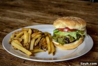 Smoked Hatch Chile Cheeseburger Recipe for Bold Summer Flavor