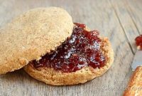 Crunchy Peanut Butter Biscuit Recipe for Homemade Cookies