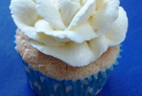 Buttery Vanilla Cream Cheese Frosting Recipe for Cakes & Cupcakes
