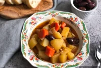 Greek Potato Yahni: Classic Mediterranean Potato Stew Recipe