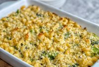 Creamy Baked Broccoli Macaroni and Cheese Casserole
