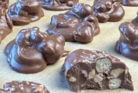 Chocolate-Covered Cashew Clusters: Crunchy Homemade Treats