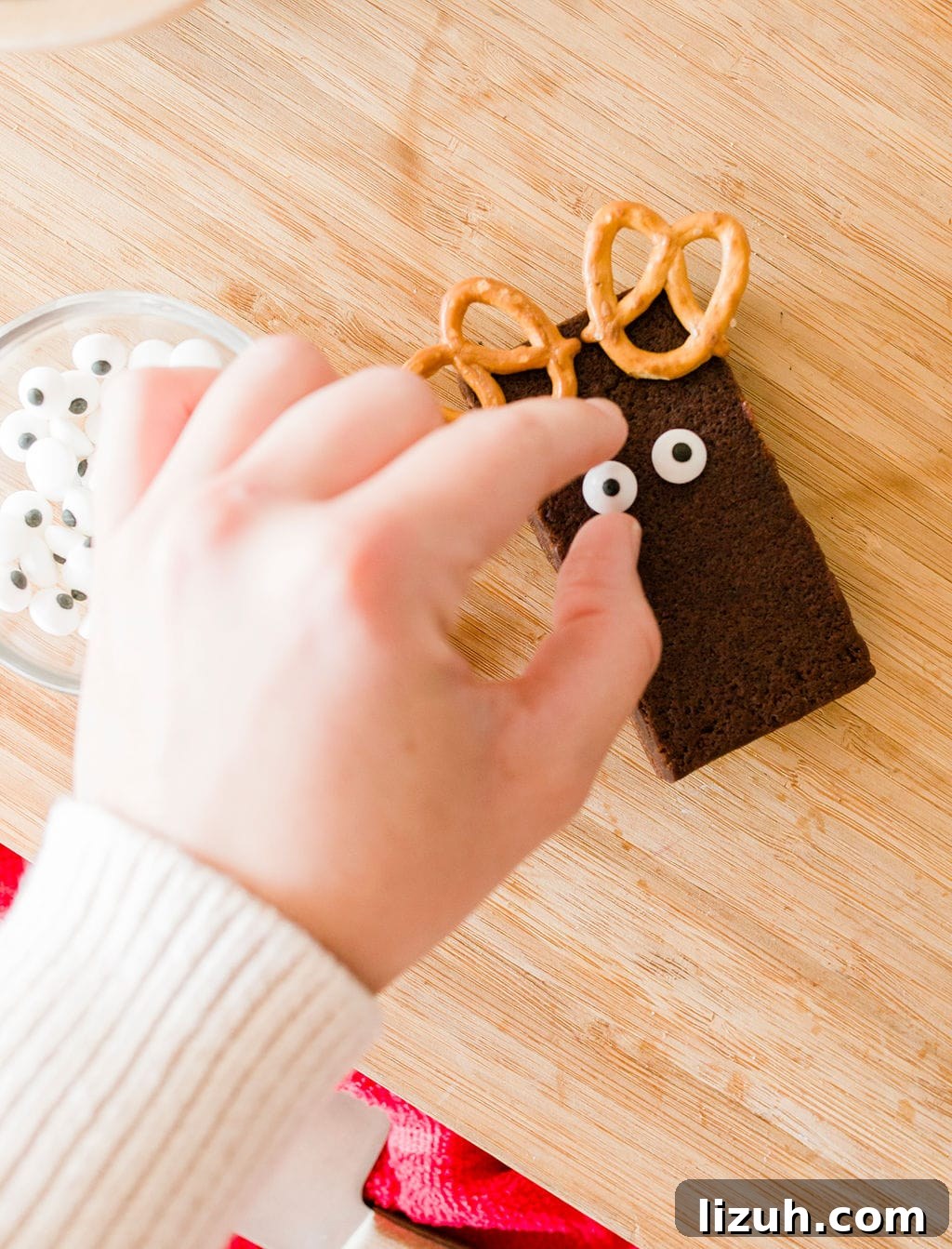 Festive Reindeer Brownies Recipe for Holiday Baking 7 reminder brownies