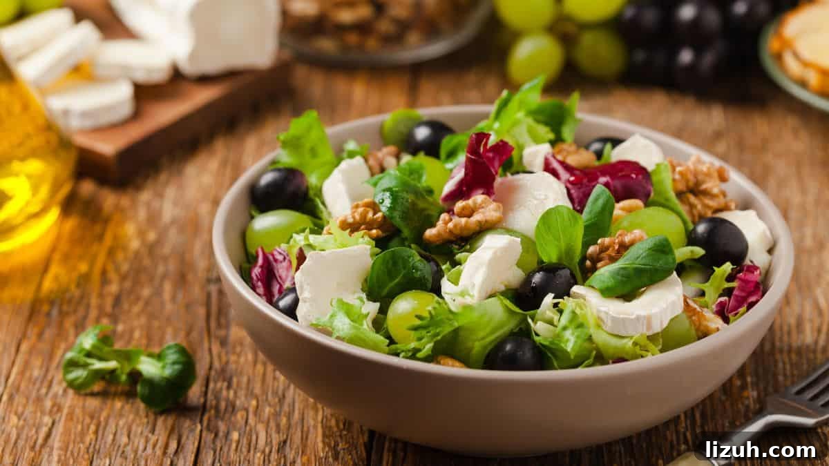 15 Foods That Feel Awkward to Eat in Front of Others 4 salad