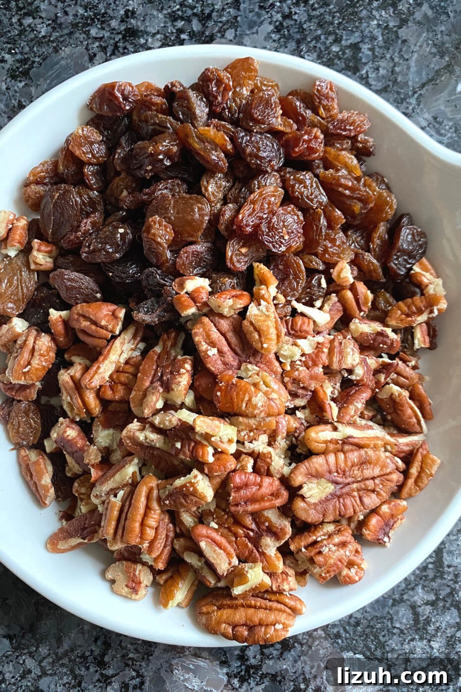 Pecan and Raisin Oatmeal Cookies, pecan nuts and raisins