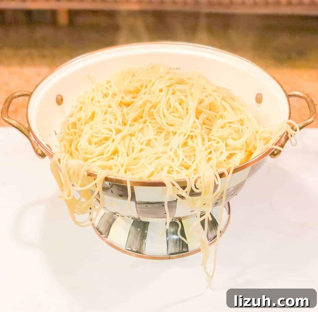 Shaunda Necole courtly check colander