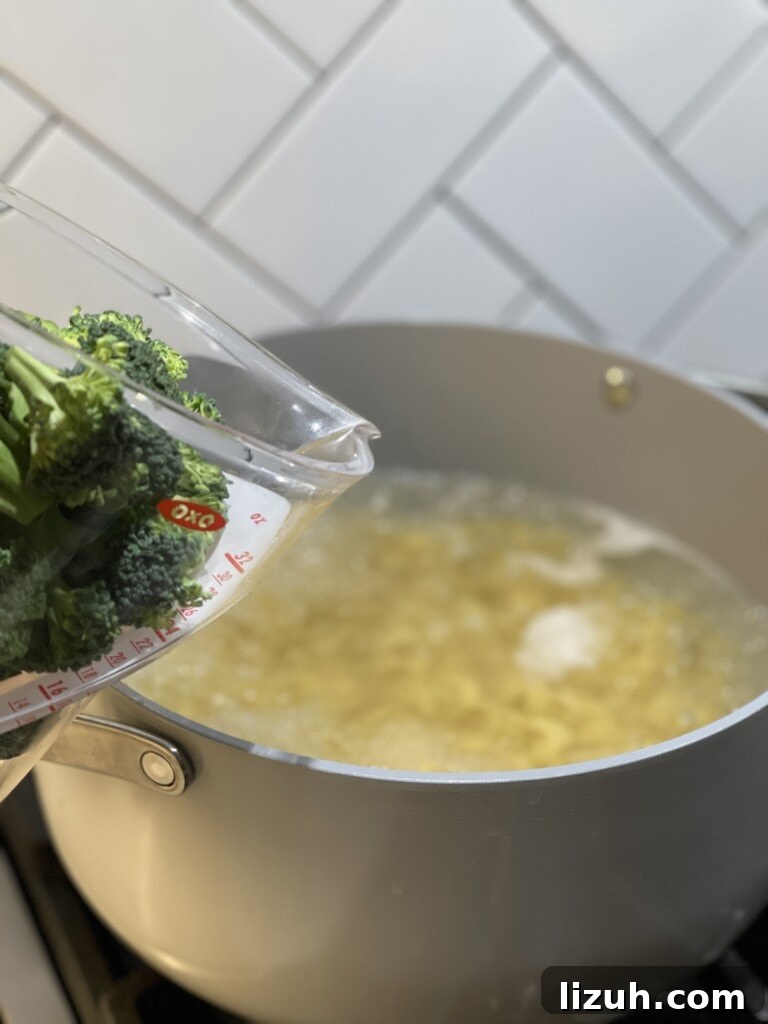 baked broccoli mac and cheese
