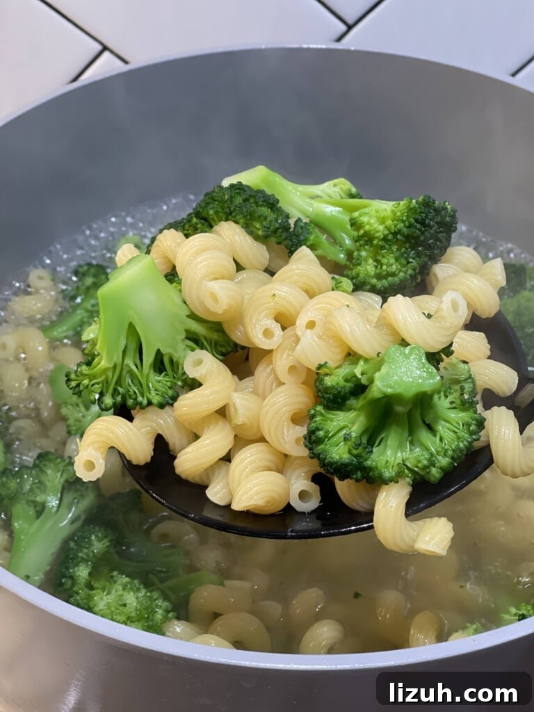 baked broccoli mac and cheese